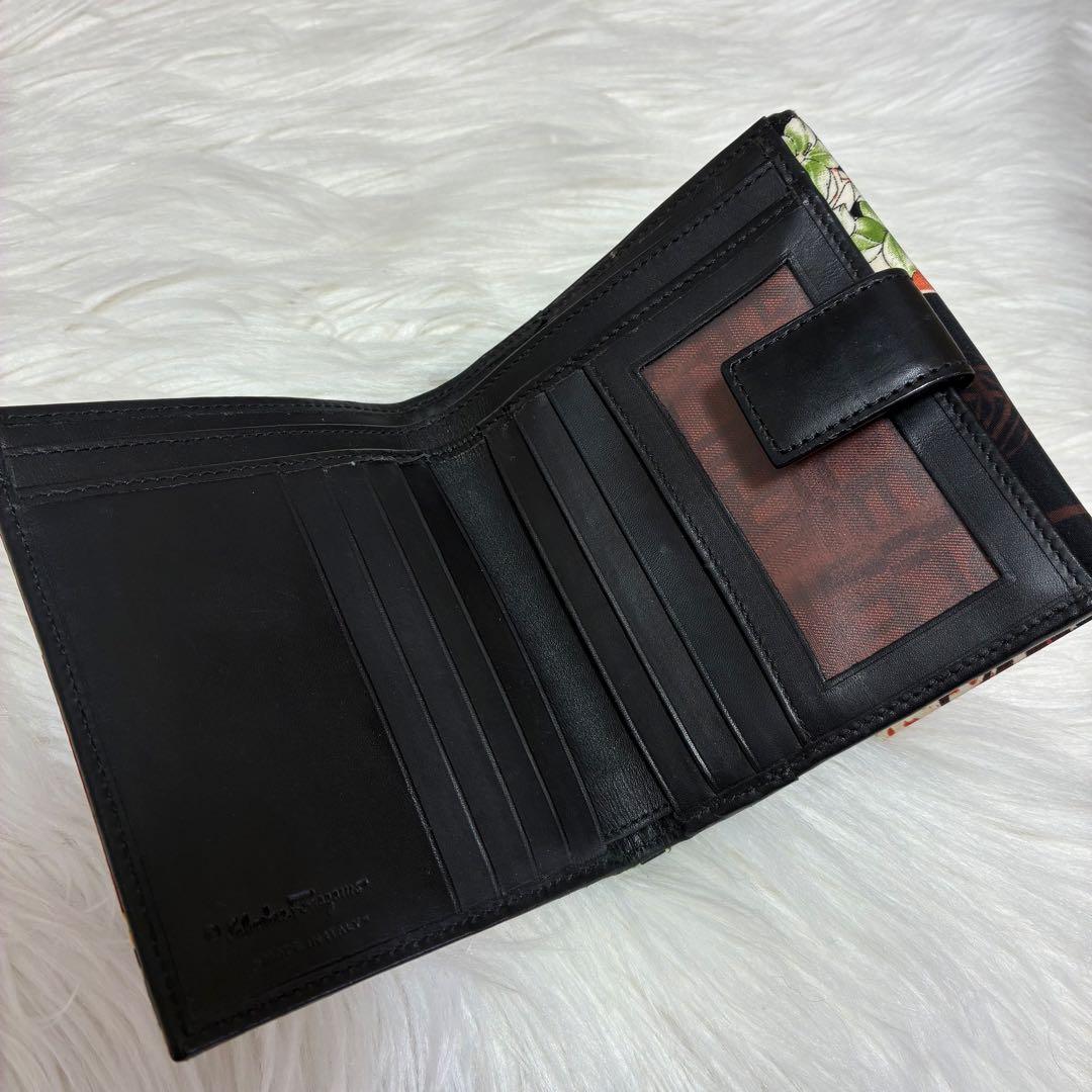 フェラガモ✨Salvatore Ferragamoヒョウ柄 財布