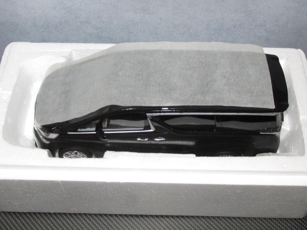 1/18京商 SAMURAI トヨタ ヴェルファイア 3.5ZA Gエディション