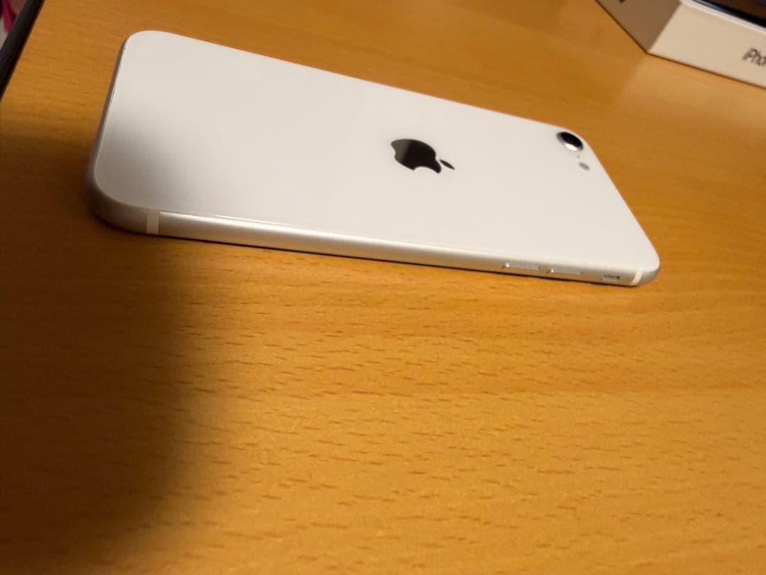 iPhoneSE ホワイト 2世代