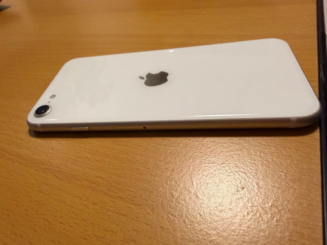 iPhoneSE ホワイト 2世代