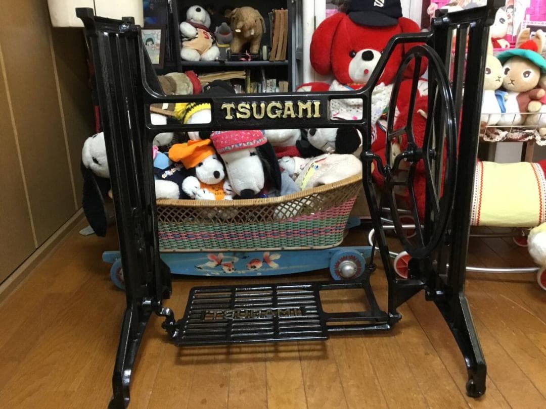 JACK TSUGAMI職業用足踏みミシン鉄脚　大型　 テーブルに！