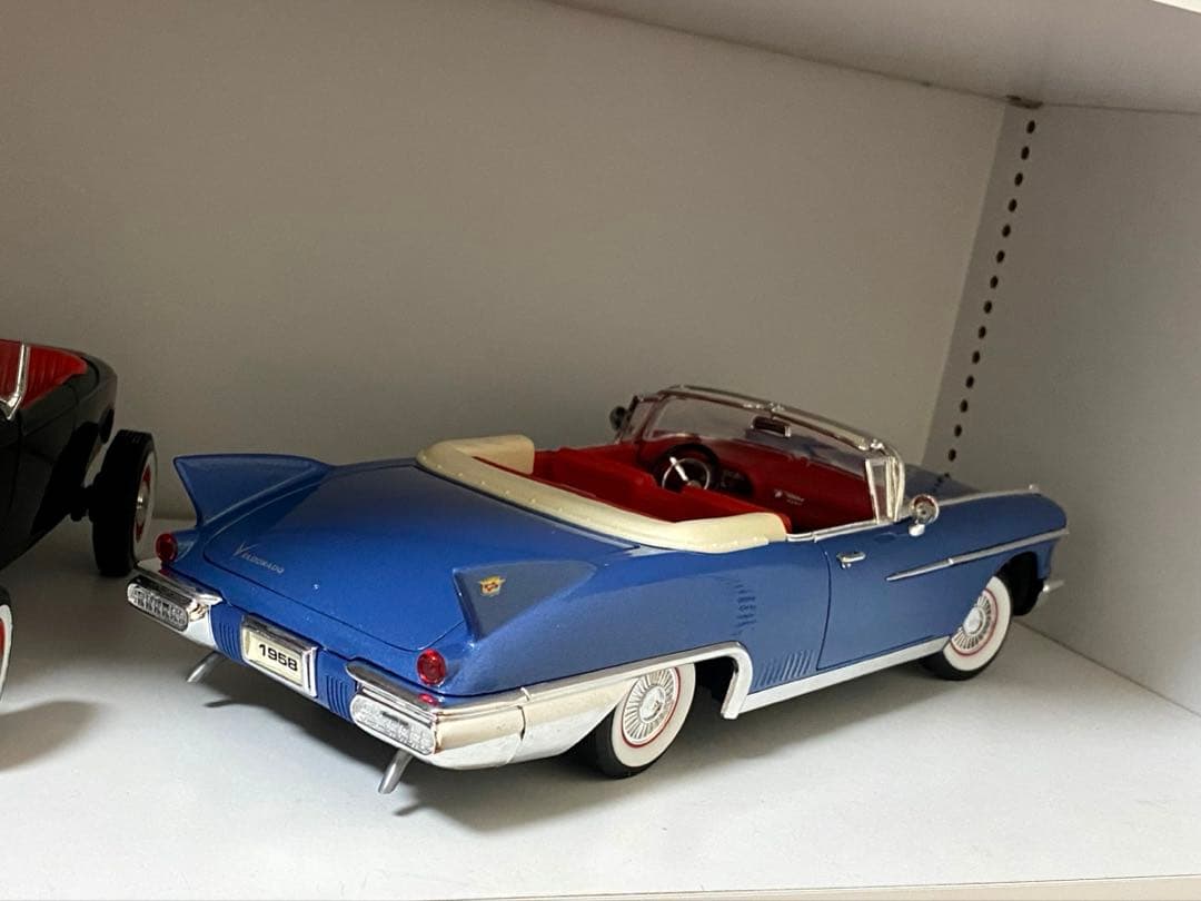 1/18 アメ車　ミニカー　キャデラック　エルドラド　ビアリッツ　1958