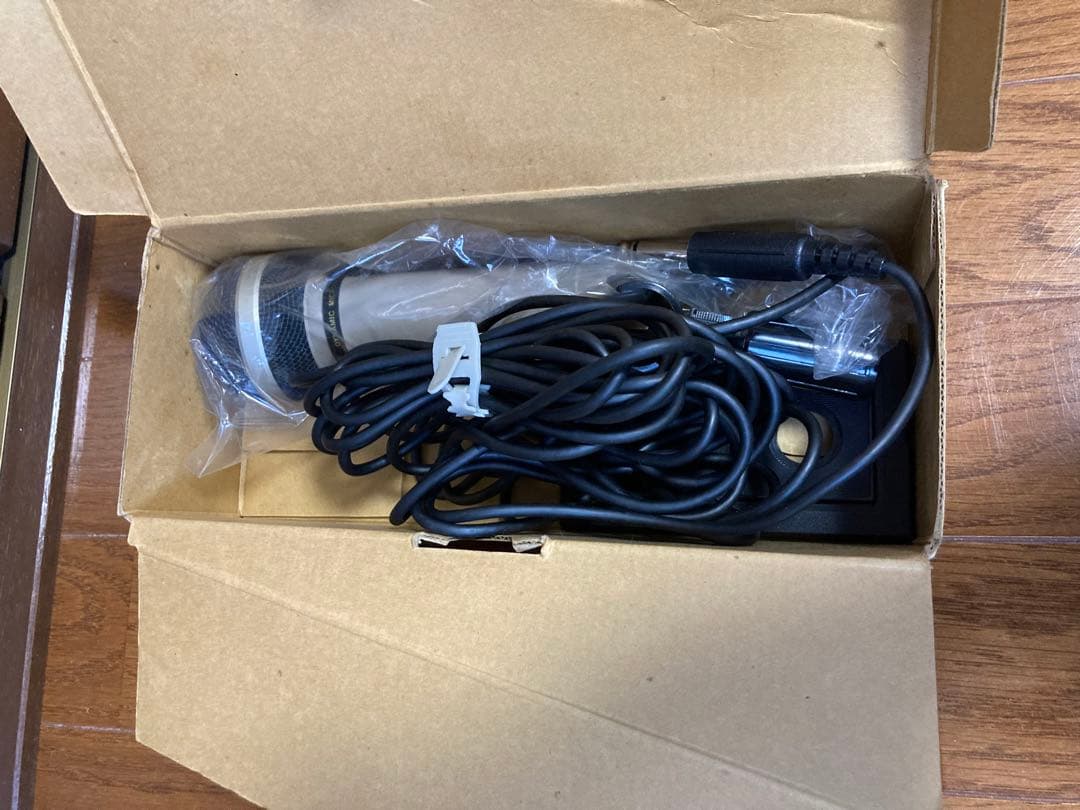 ⑦MC-40 TRIO dynamic Microphone