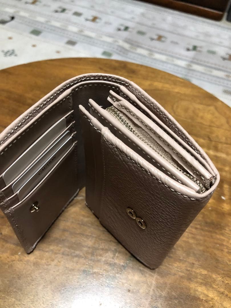 新品未使用 ニナリッチ 二つ折り財布