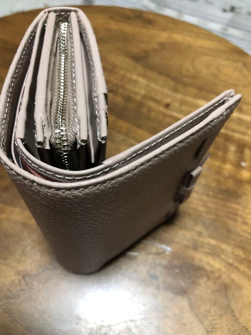 新品未使用 ニナリッチ 二つ折り財布
