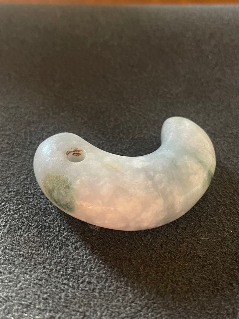 古墳時代 翡翠勾玉 出土品