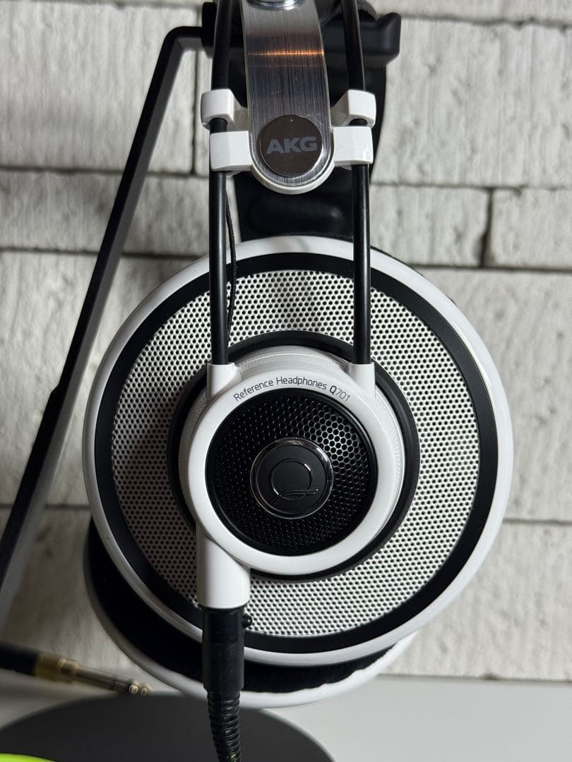 AKGクインシー・ジョーンズ・シグネチャー・ライン Q701