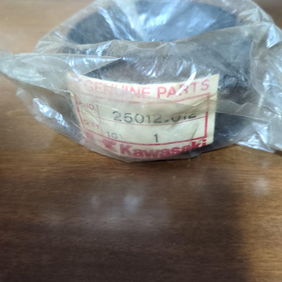 Kawasaki 純正　メーターリム 25012-012　KH250 KH400