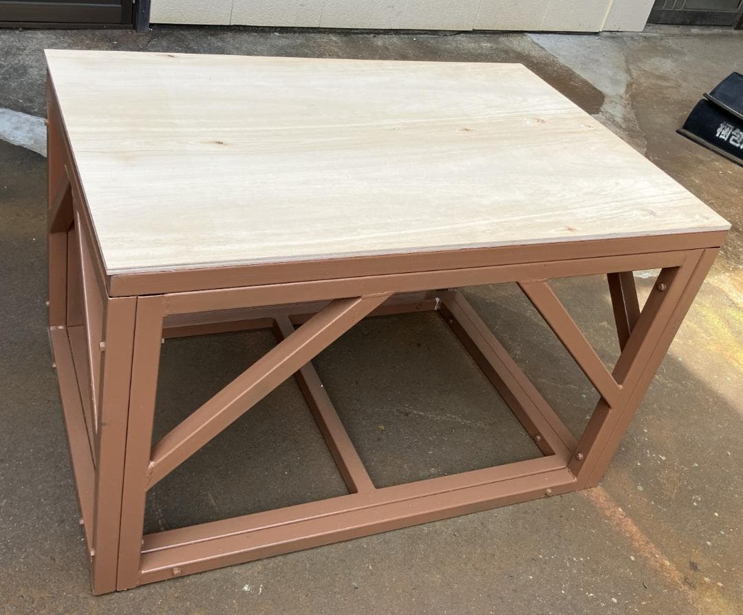 勉強机　事務机（緊急時は避難シェルター）　在庫３個　机　ダイニングテーブル