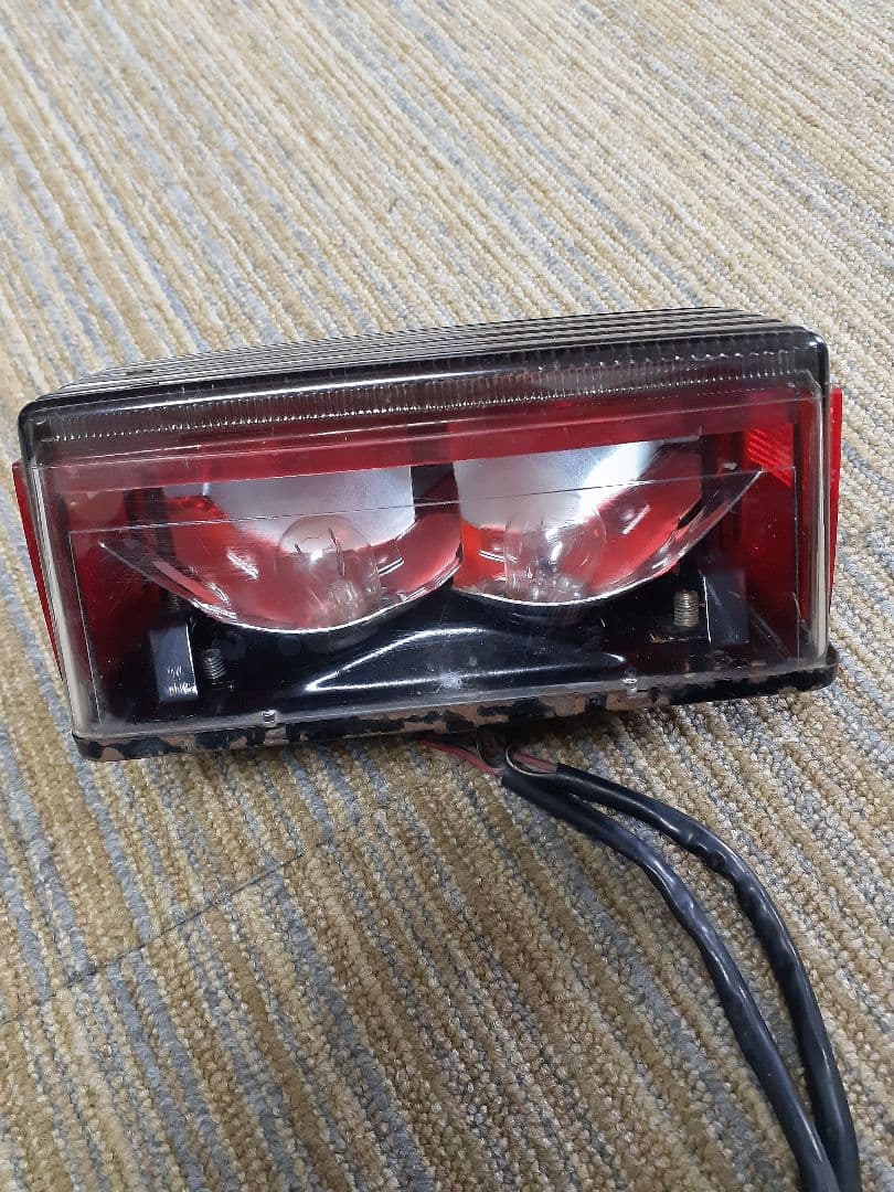 Z400GP テールランプ　中古