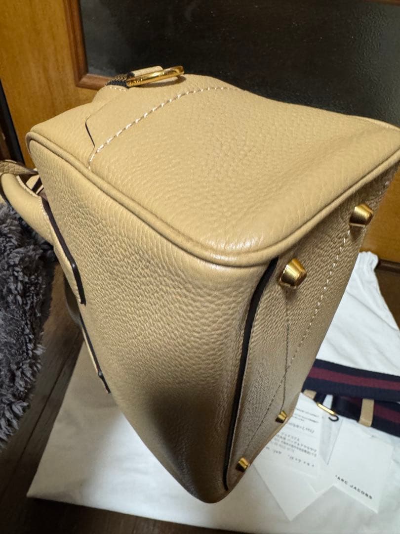 MARC JACOBS ベージュ レザー ショルダーバッグ