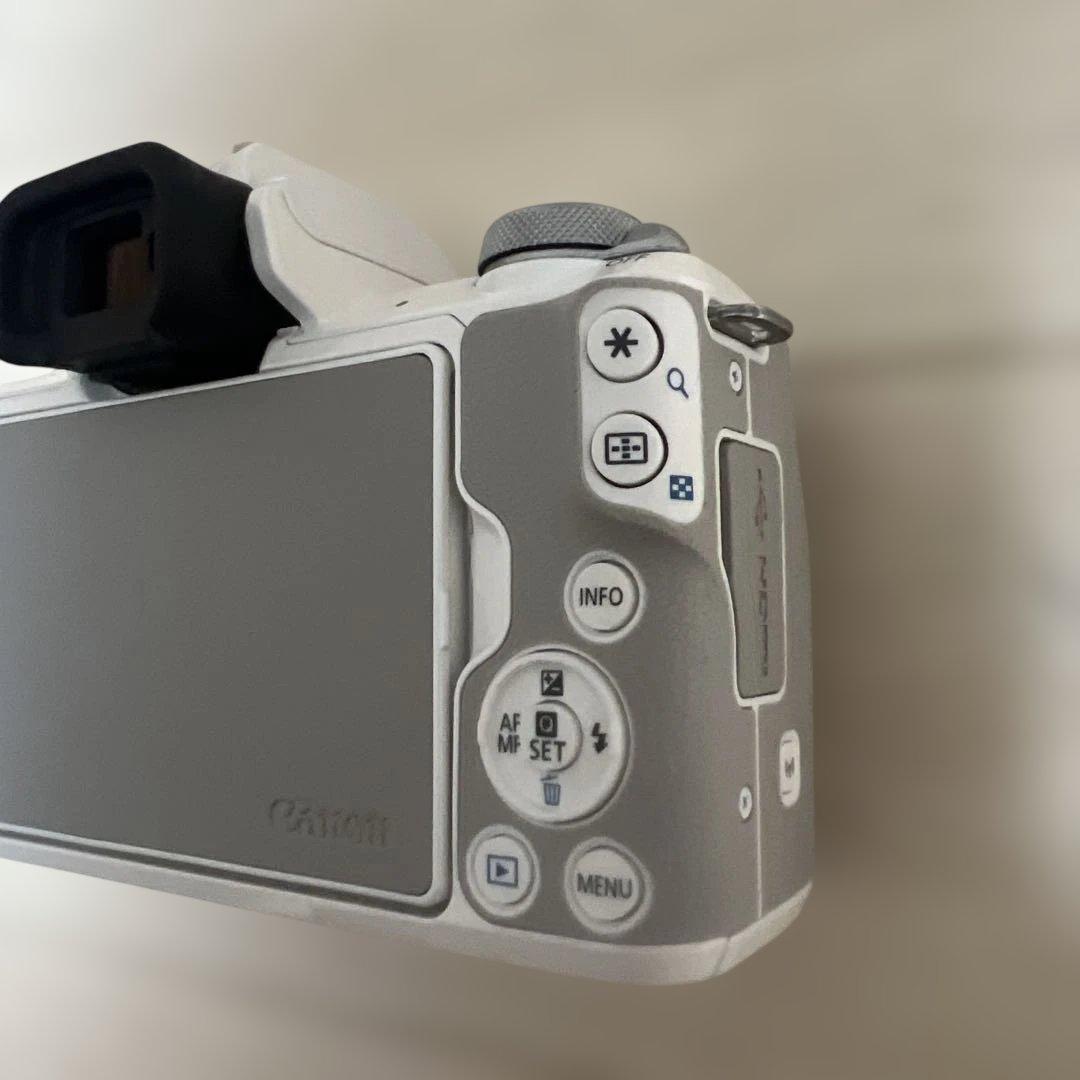 Canon EOS デジタル一眼レフカメラ ホワイト　ボディのみ　美品