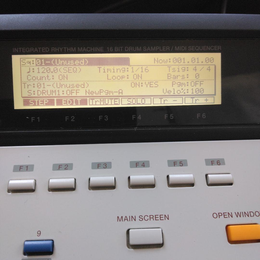 DJ機材 AKAI MPC 2000XL