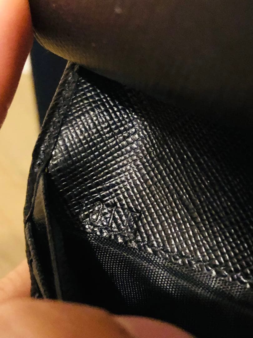 PRADA サフィアーノレザー 二つ折り財布 (ICチップ(RFID)搭載)