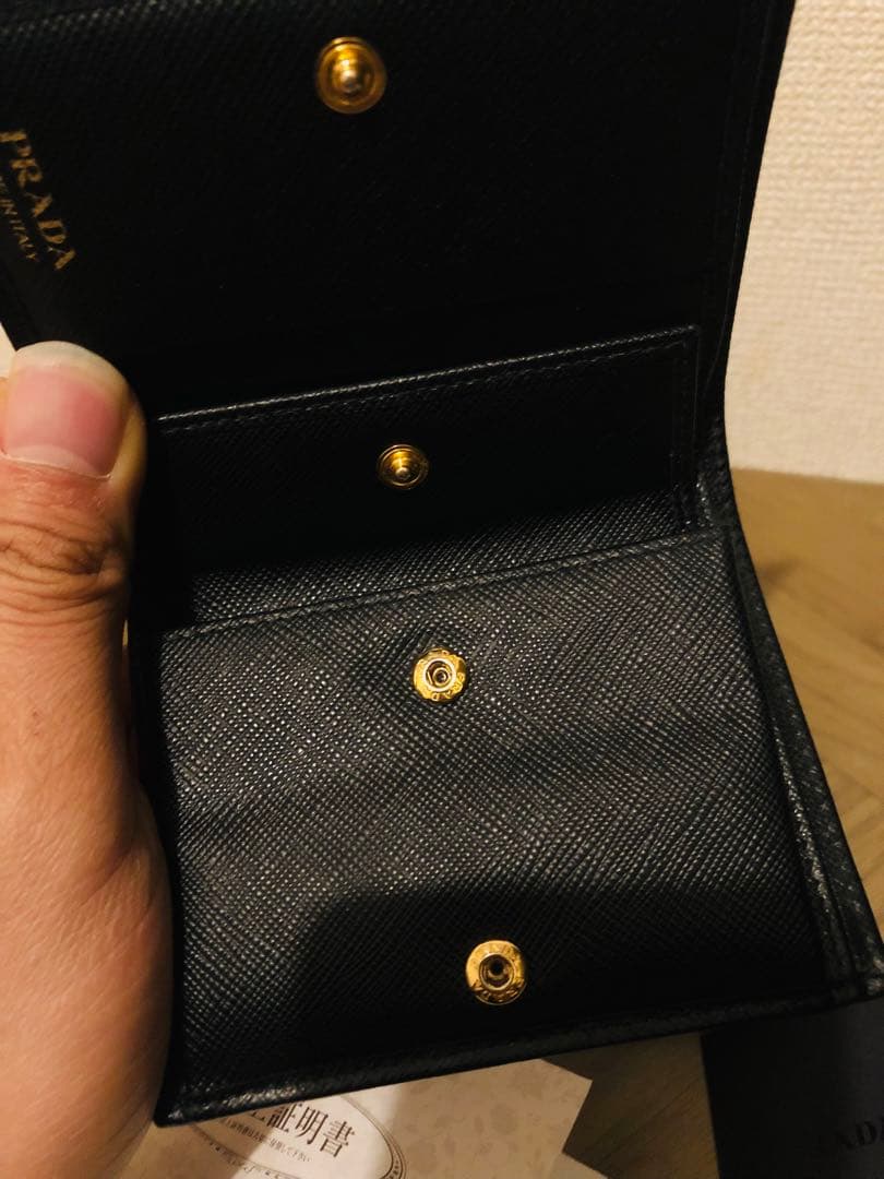 PRADA サフィアーノレザー 二つ折り財布 (ICチップ(RFID)搭載)