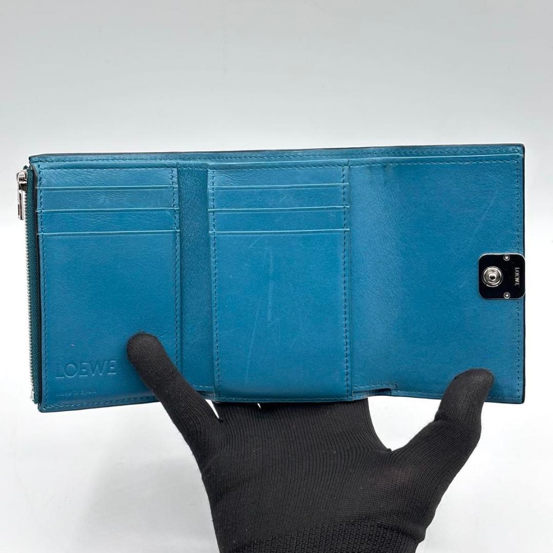 外新品同様 ロエベ トライフォールド ウォレット アナグラム 三つ折り財布 青