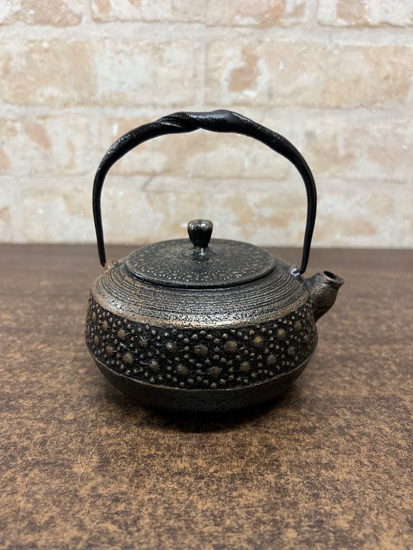 A2【used】鉄瓶 砂鉄 南部鉄器 岩鋳 急須