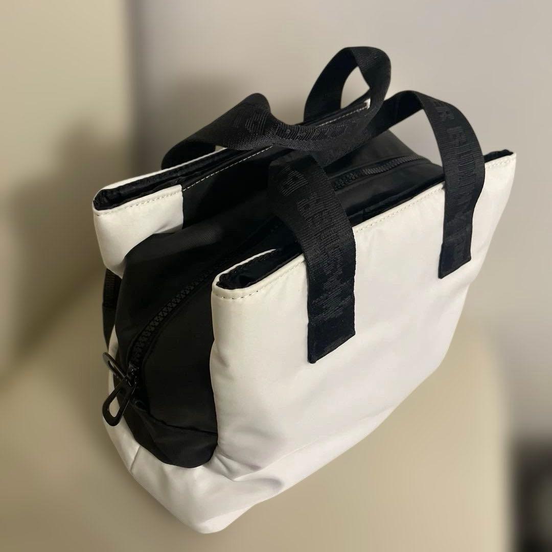 MASTER BUNNY EDITION カートバッグ