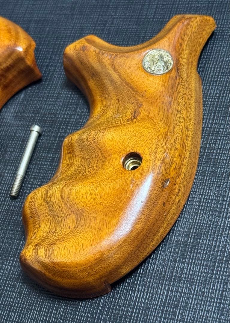 【実物】S&W社純正 ラウンドバット Kフレーム 木製グリップ オーバーサイズ