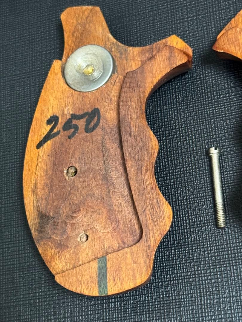 【実物】S&W社純正 ラウンドバット Kフレーム 木製グリップ オーバーサイズ