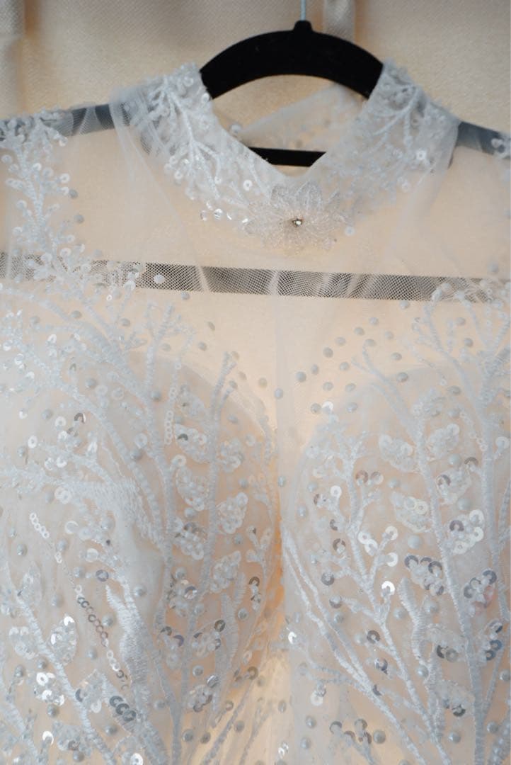 エレガントなAラインウェディングドレス 立て襟 韓国ドレス風