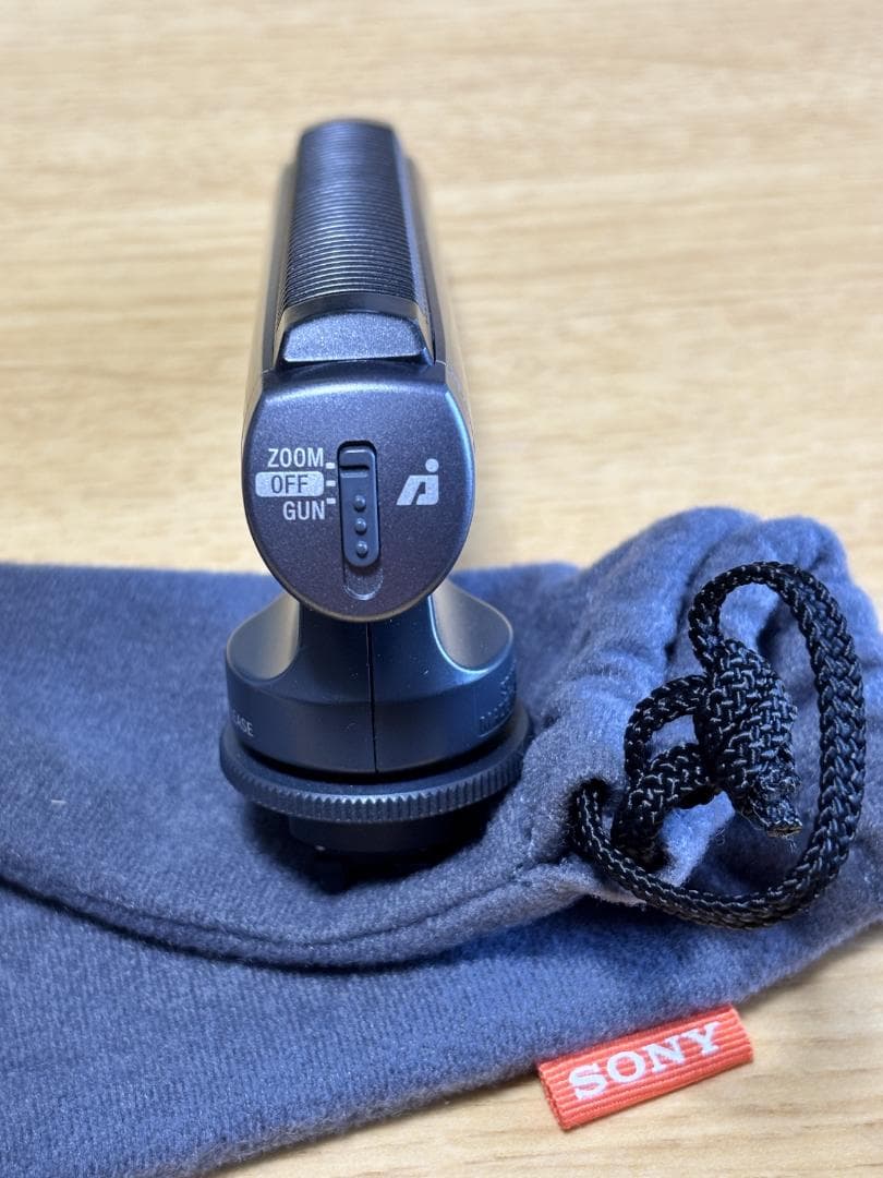 SONYのハイビジョンビデオカメラ ハンディカムHDR-SR12　付属品充実