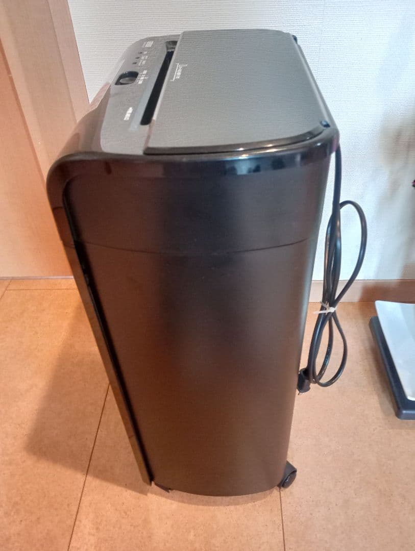 業務用シュレッダー 自動給紙110枚 マイクロカット　EZ4-PSD061