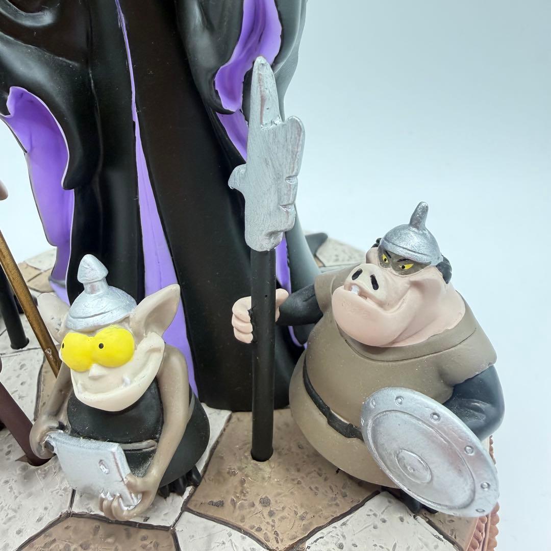 希少★ディズニー ヴィランズ マレフィセント ジオラマフィギュア フィギュリン