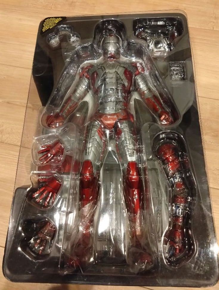 ホットトイズ アイアンマン マーク5 ホール・オブ・アーマー