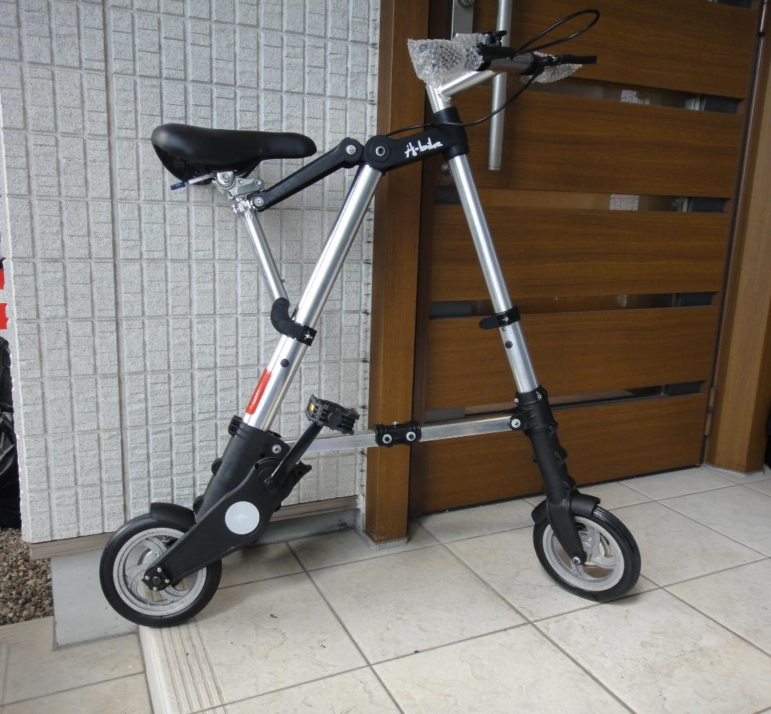 A型バイク　折り畳み自転車　軽量　コンパクト　8インチ　ノーパンクタイヤ　美品