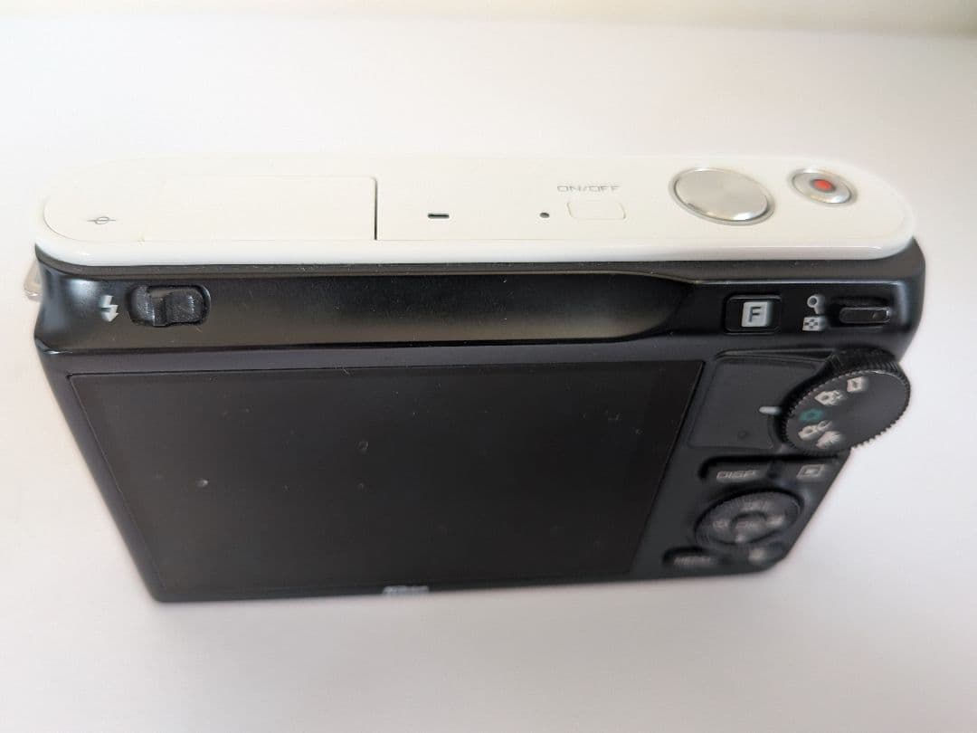 Nikon 1 J2 ミラーレスカメラ ホワイト 2レンズ付き