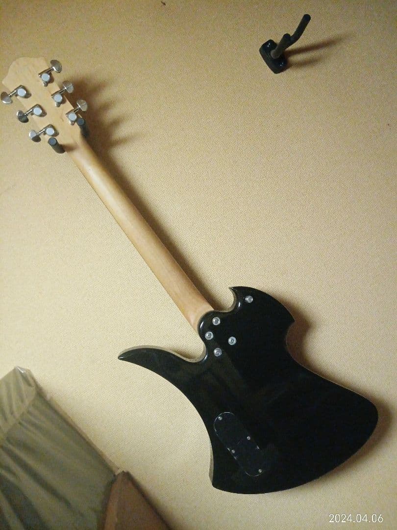 ☆YG3☆新品弦交換済☆美品☆CatingBard モッキンバード ブラック☆