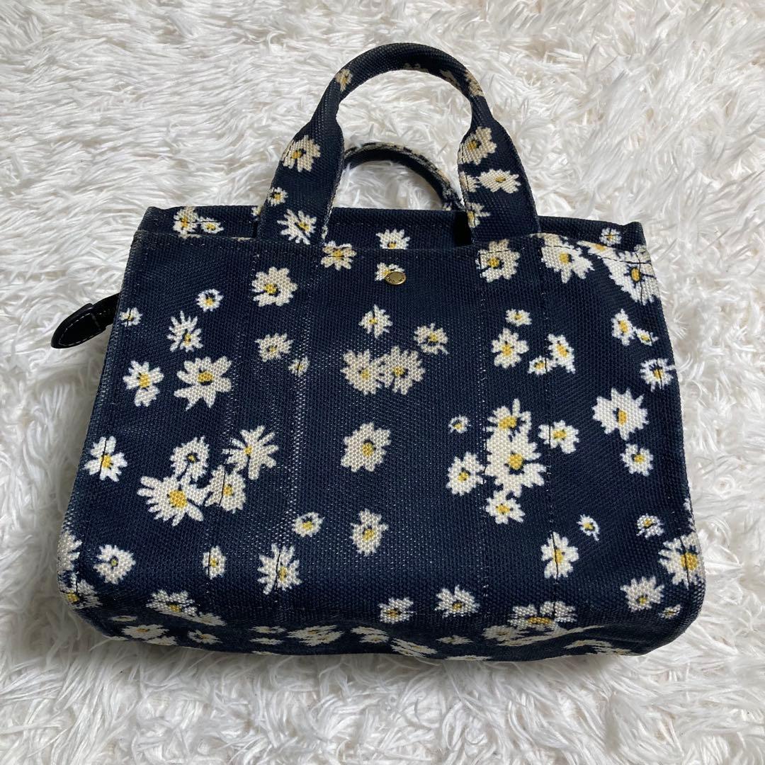 美品　現行　コーチ　ショルダーバッグ　カーゴ トート 26・フローラル プリント