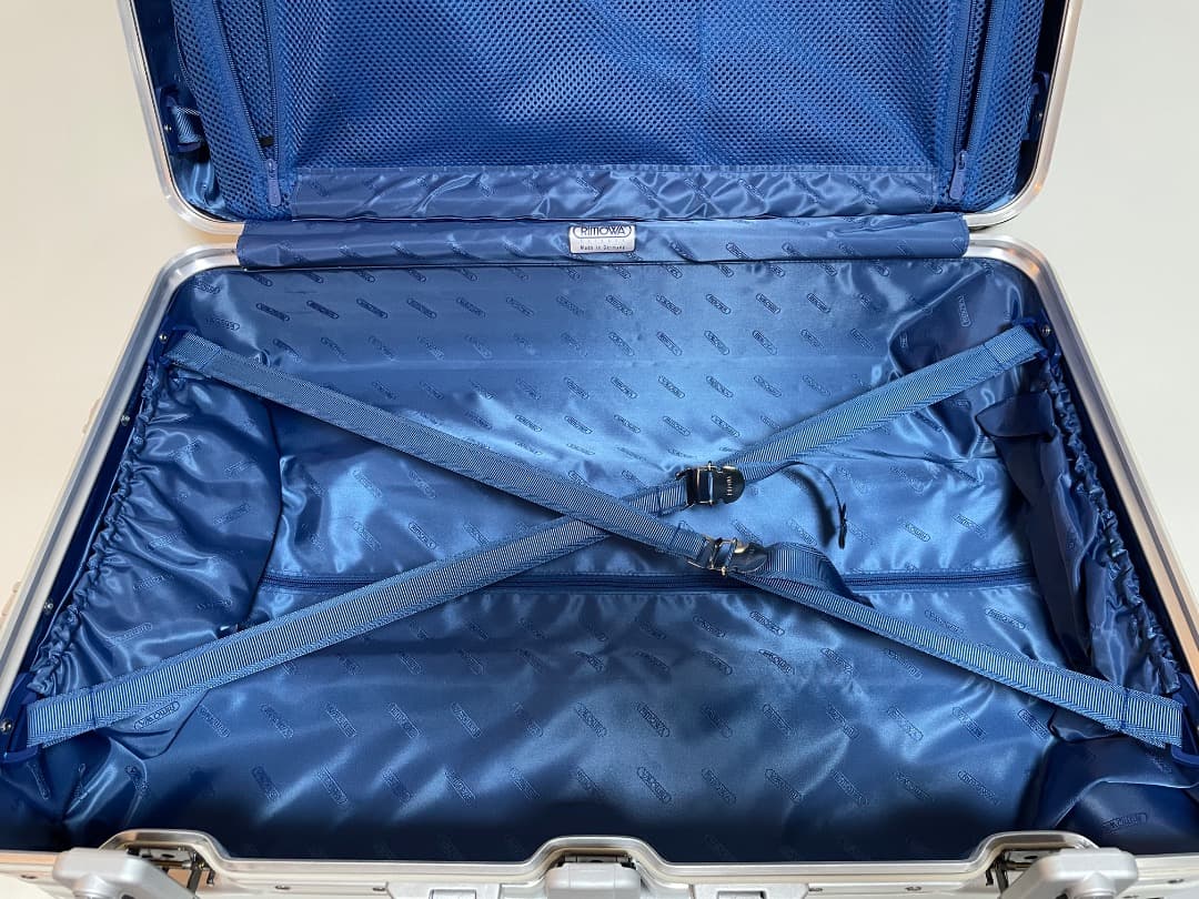 REMOWA リモア ４輪 キャリー ケース スーツケース シルバー