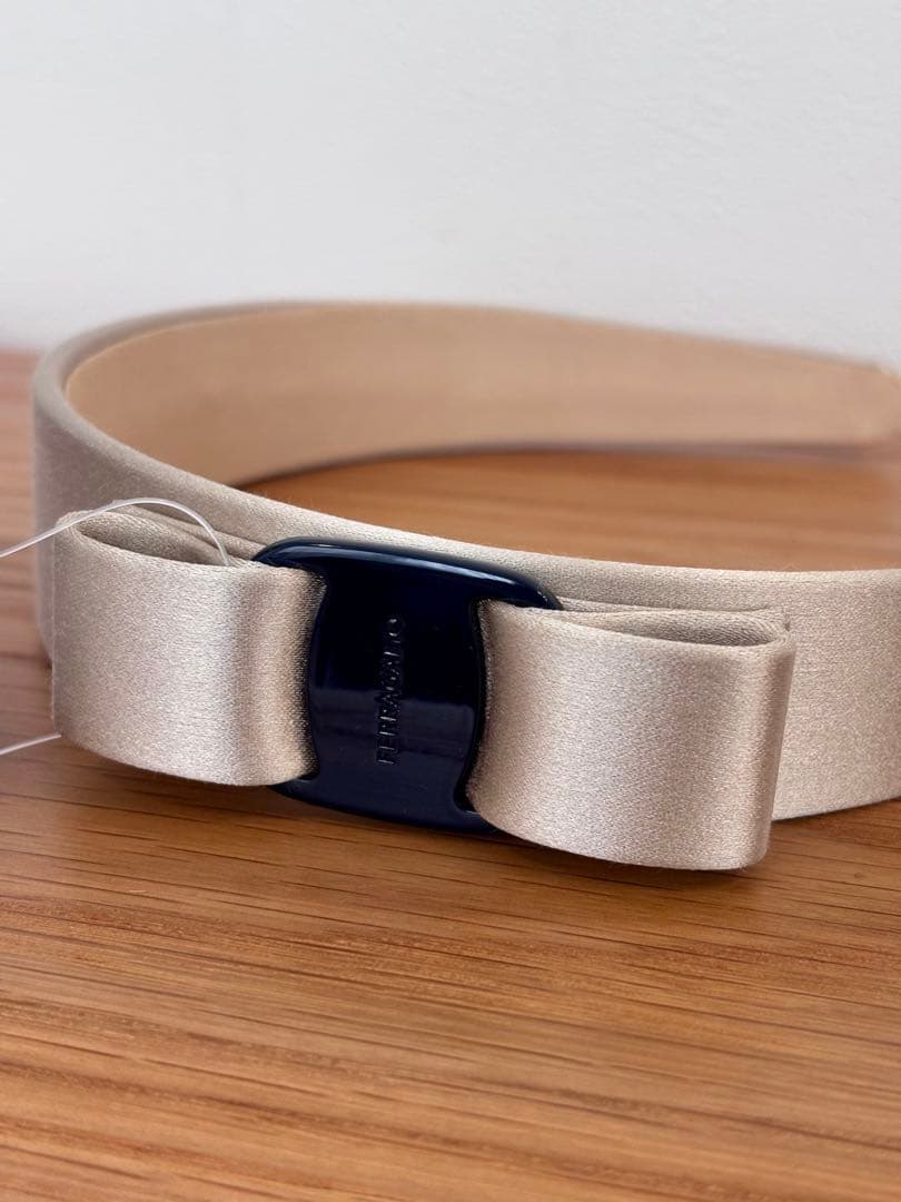 FERRAGAMO サテンリボン ヘアバンド カチューシャ