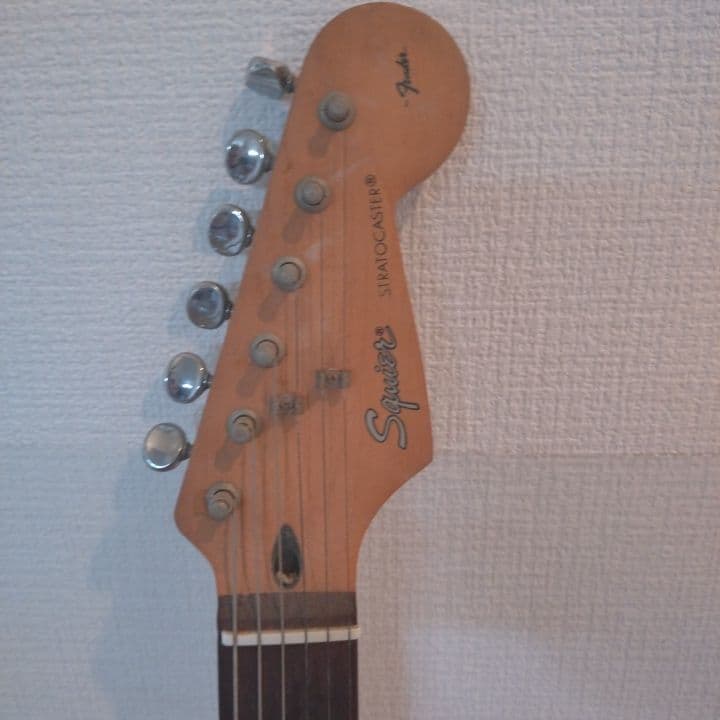 Squier Stratocaster レッド