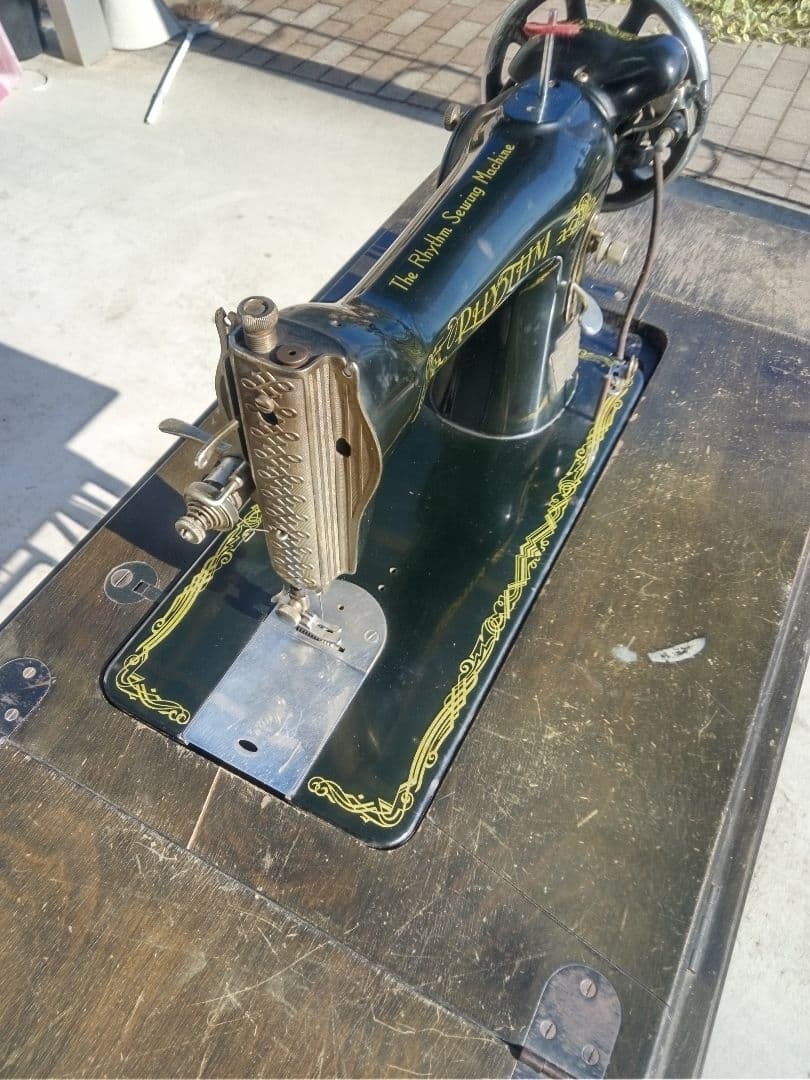 昭和レトロ・ミシン~RHYTHMリズム