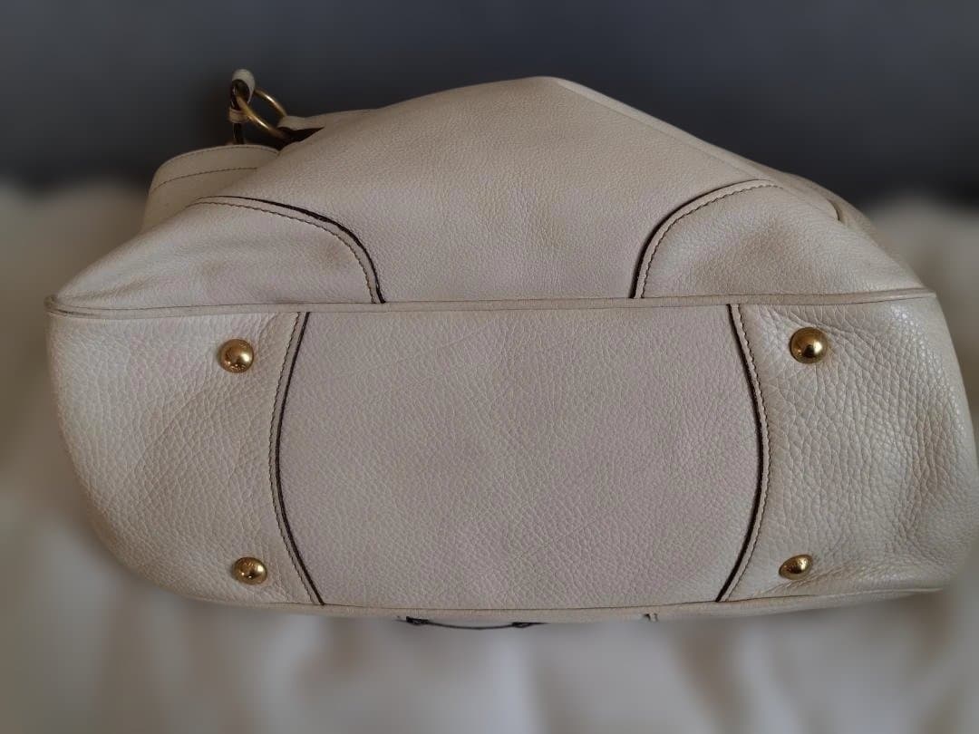 PRADA ホワイトレザー ショルダーバッグ