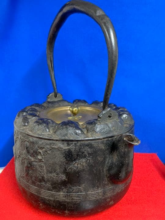 【極上、希少品】龍文堂特大鉄瓶：かなり重量感のある立派な龍文堂鉄瓶