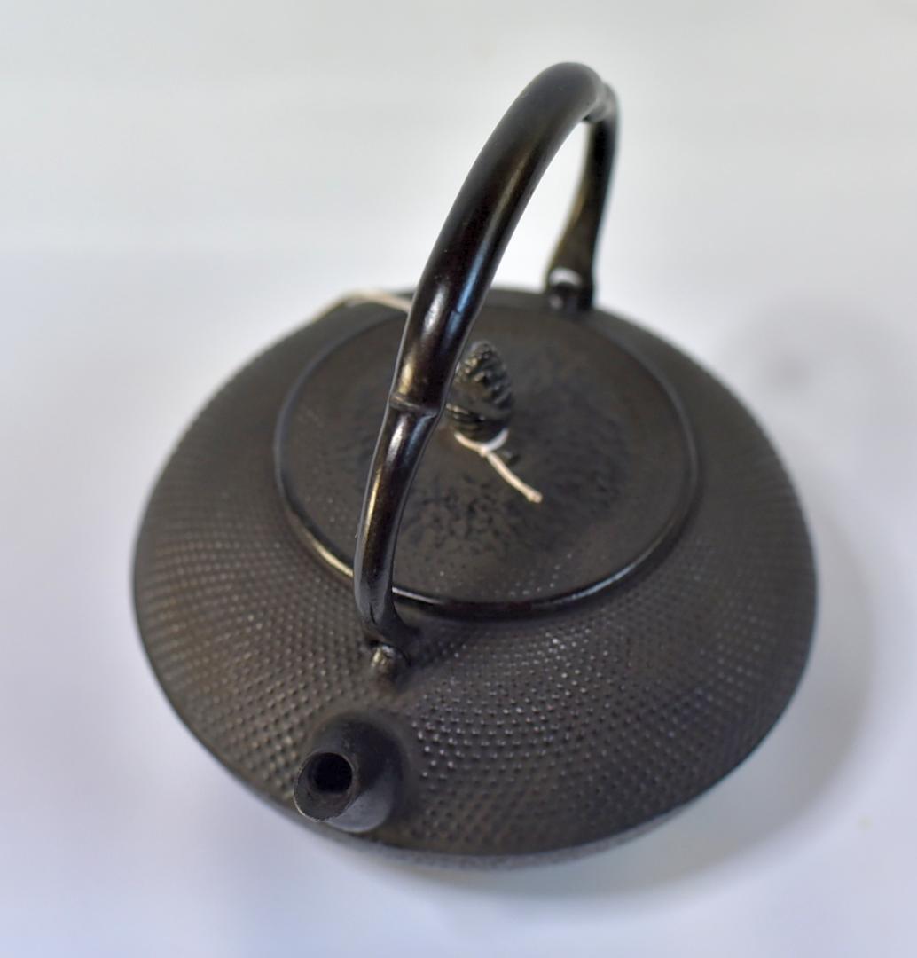 値下げ、南部鉄瓶　岩鋳造小ぶりな鉄瓶【極上品】囲炉裏　お茶道具