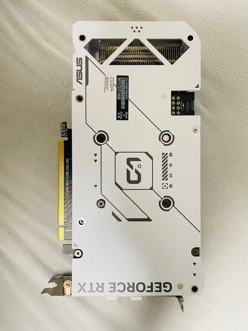 白ASUS GeForce RTX 4060 Ti DUAL 8GB OCモデル