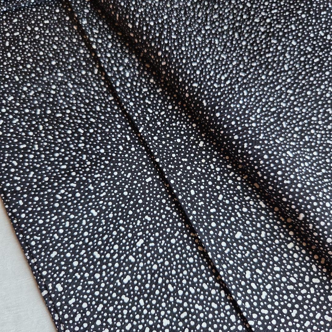 作家物　モノトーンを楽しむ　雪景色のような付下げ