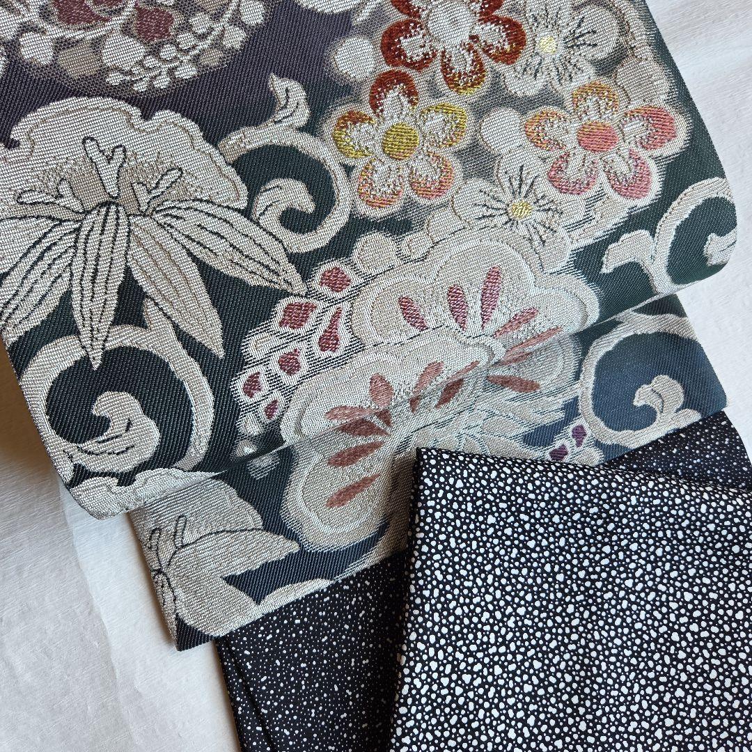 作家物　モノトーンを楽しむ　雪景色のような付下げ