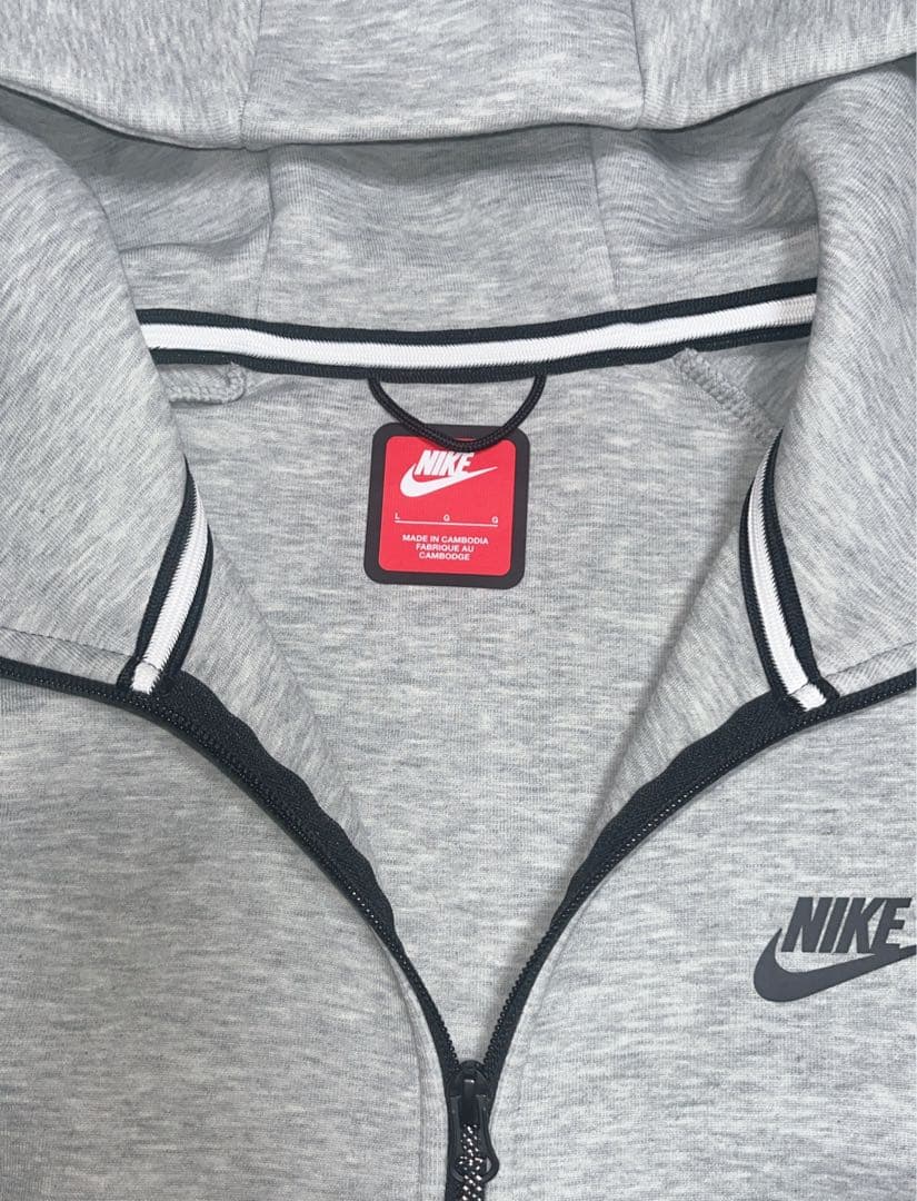 NIKE テックフリースL