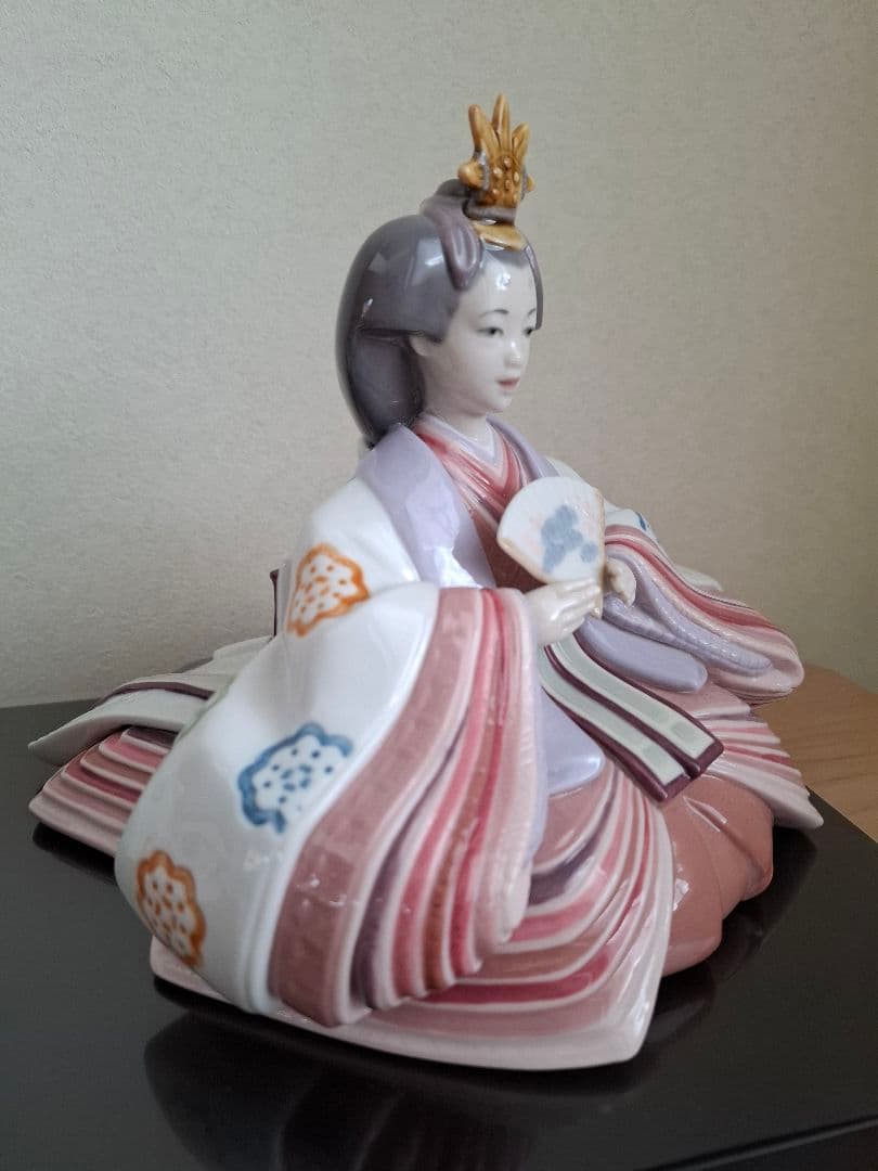 リヤドロ　親王飾り　花紋様