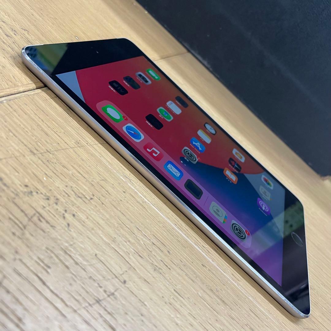 動作品 iPad mini4 64GB SIMフリー MK722J/A