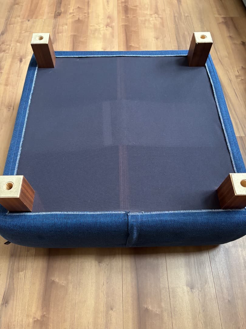 NOYES 青 オットマン　Decibel c4