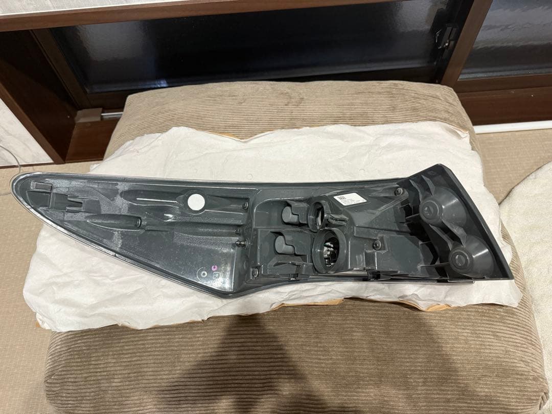 60系ハリアー （前期）右テールレンズ