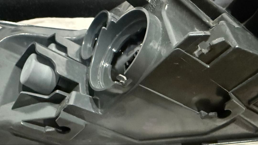 60系ハリアー （前期）右テールレンズ