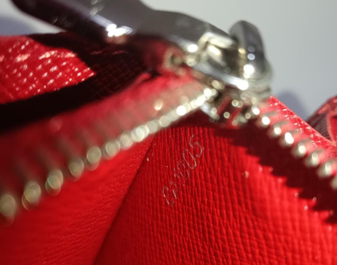 【ルイ・ヴィトン 長財布】エピレザー ポルトフォイユ サラ 赤 中古